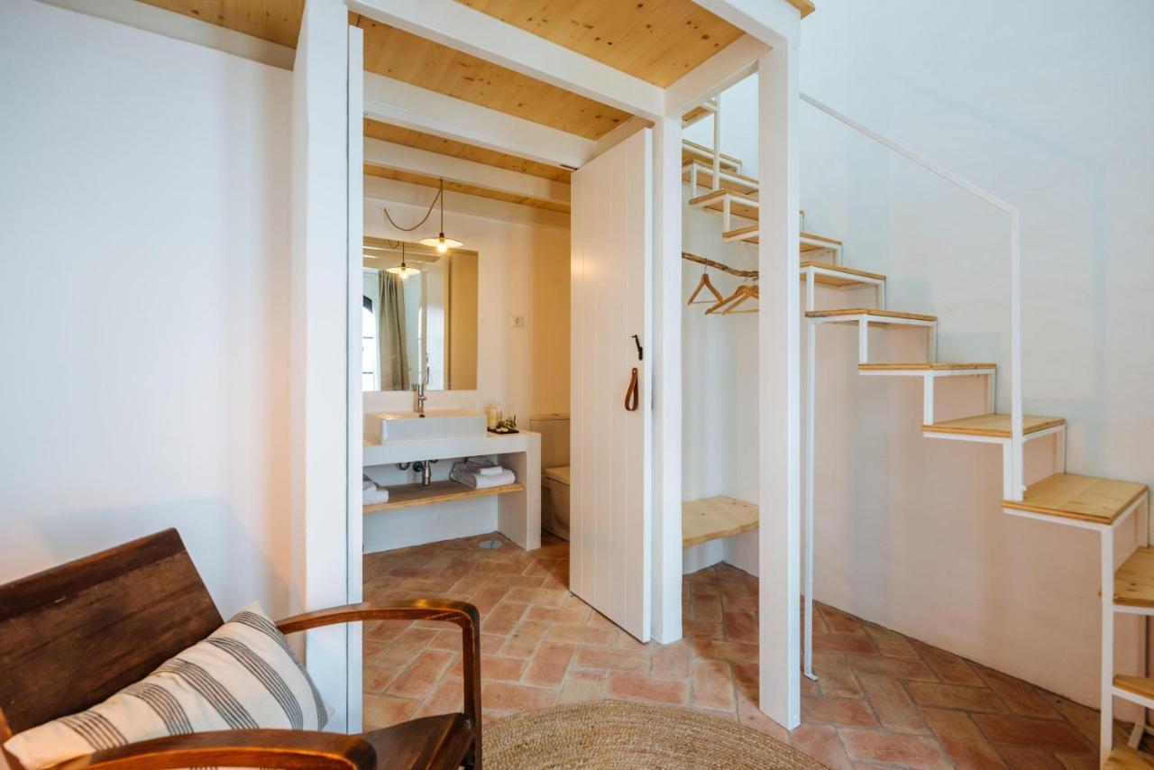 Quarto Duplo com Mezanino e Vista Jardim